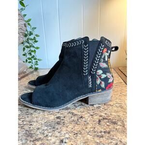 Tiara‎ Los Angeles Topa Faux Suede Open Toe Booties 7 Embroidered Boho Colorful
